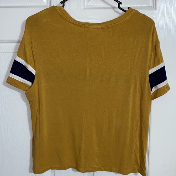 Yellow t-shirt. Size S - Picture 2 of 3